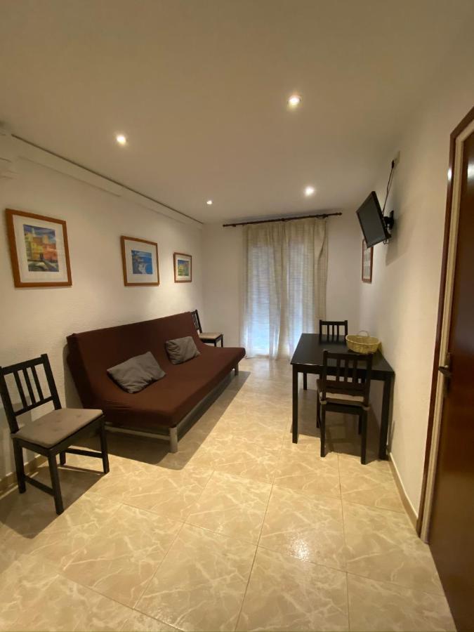 Apartamentos Mitus Canet De Mar Zewnętrze zdjęcie