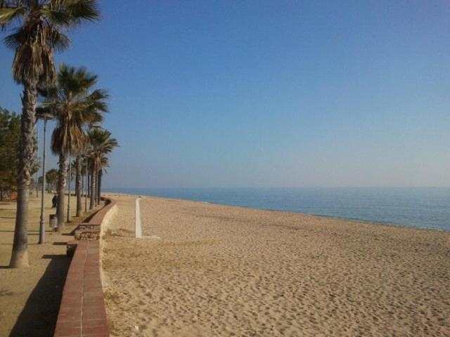 Apartamentos Mitus Canet De Mar Zewnętrze zdjęcie